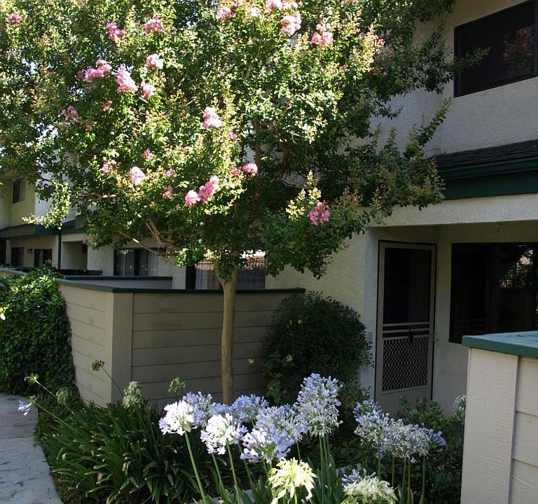 1st image of 23548 Newhall Ave APT 4