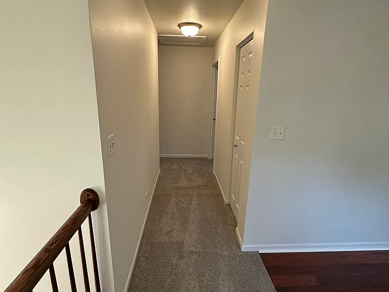 560 Lancaster Dr #560 — Photo 13