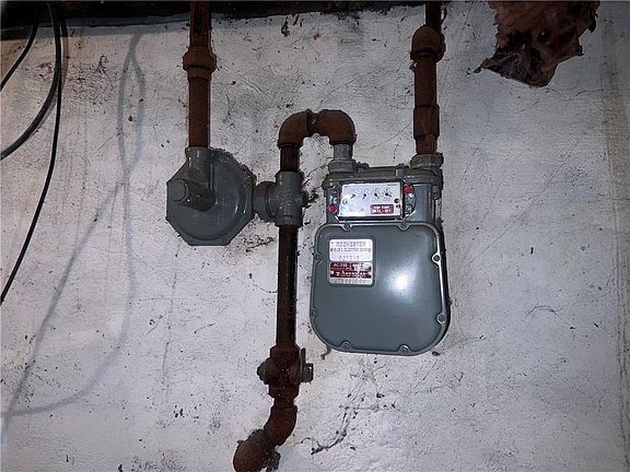 4th image of 61 Grover St