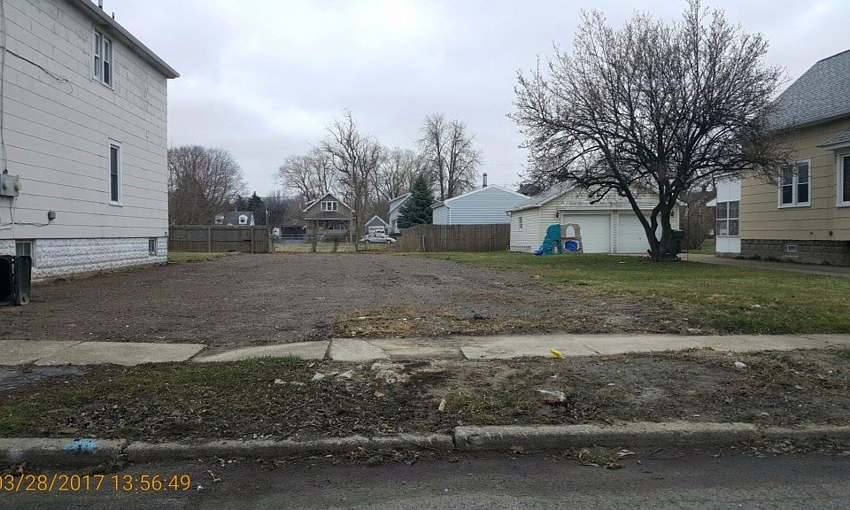 1st image of 135 6th Ave