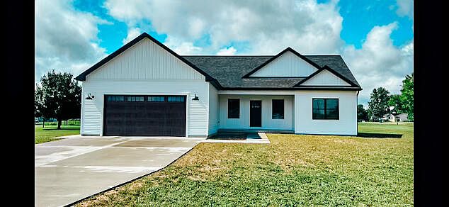 1st image of 64080 Windrose Way