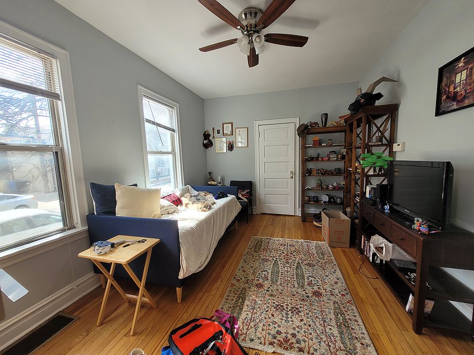 1st image of 4046 N Wolcott Ave #1R