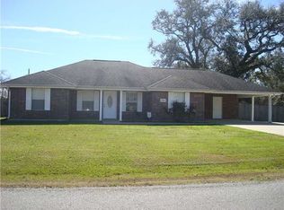 822 Pine Tree Rd, Sulphur, LA 70665