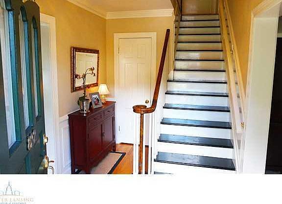 5th image of 822 Westlawn Ave