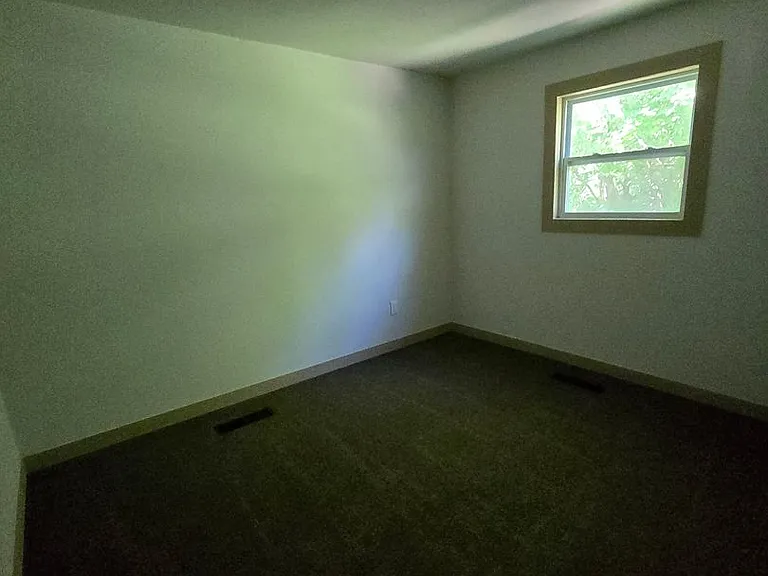 3317 SE Bryant St — Photo 3