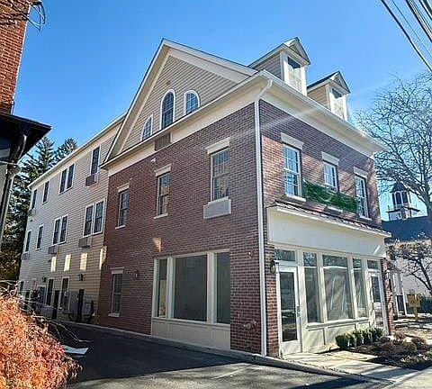5th image of 6376 Mill St