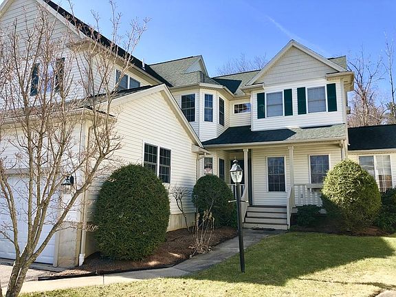 3rd image of 35 Village Cir #35