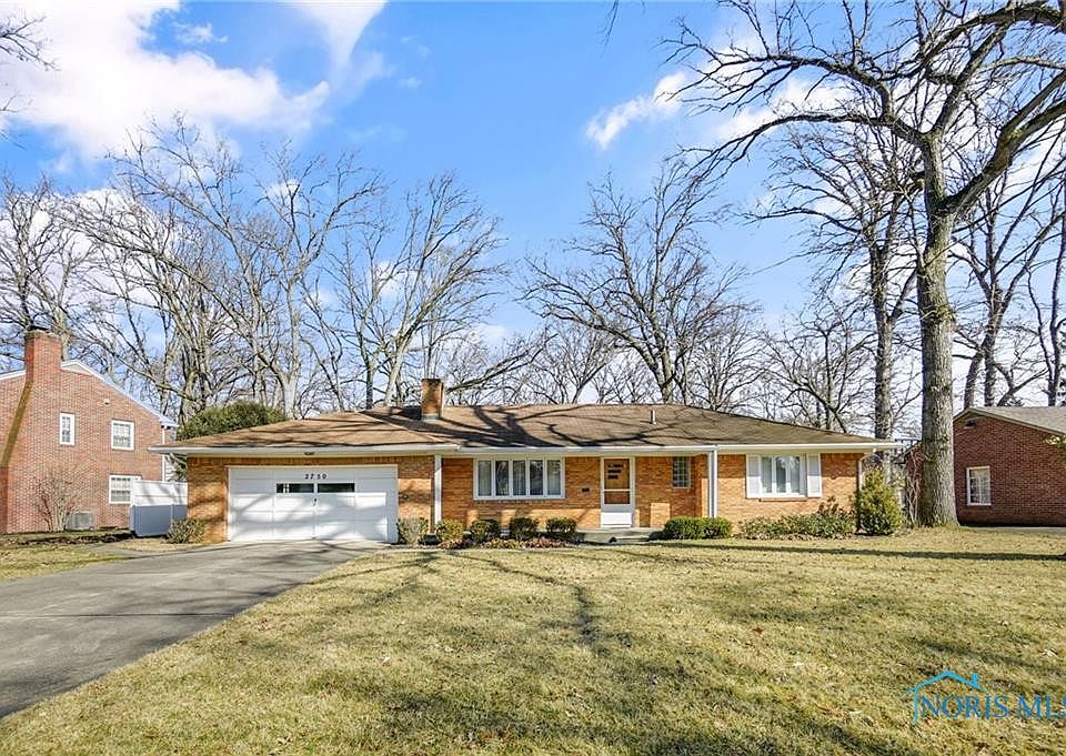 1st image of 2750 Sandalwood Dr