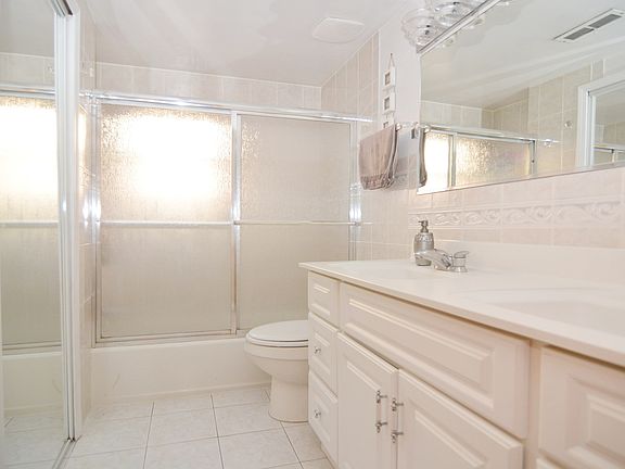 5th image of 5908 W 89th Pl
