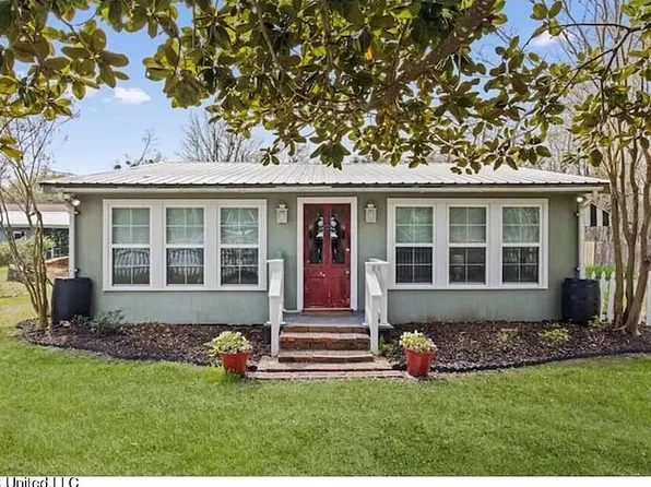1136 Longo St, Waveland, MS