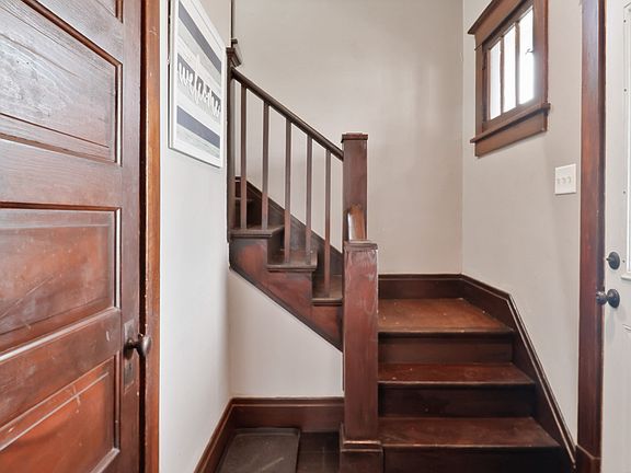 2nd image of 409 York St #1