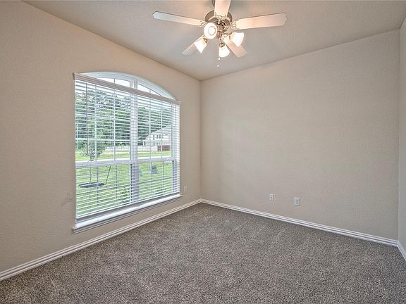 3rd image of 655 Linnwood Dr W