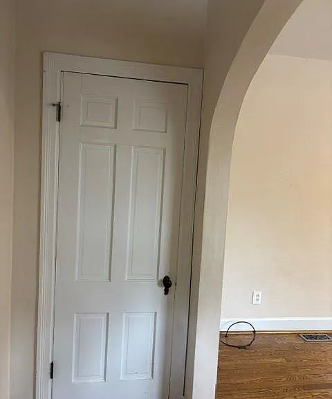 7343 Lindell Blvd — Photo 2