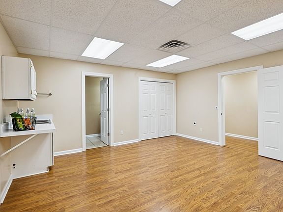 44th image of 4024 Williamsport Pike