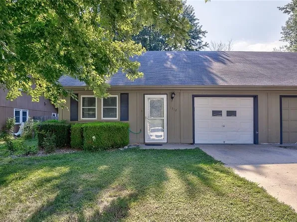 1312 N Harvey Dr, Olathe, KS 66061