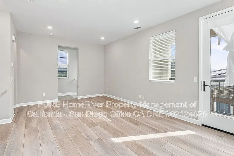 2 bed, 2.5 bath, 1235 sqft, $3,395 — Photo 3