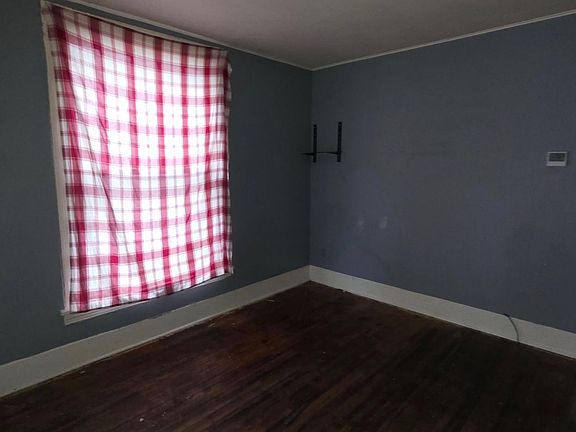 3rd image of 1143 E William St