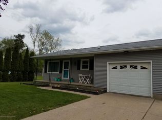 6537 Aurelius Rd, Lansing, MI 48911