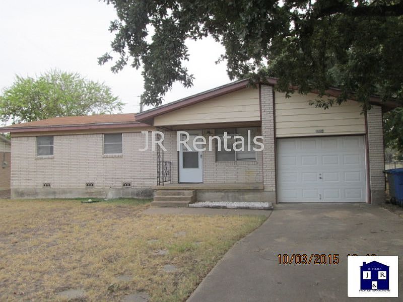 1st image of 2704 Live Oak Dr