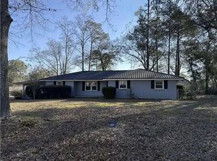 104 Ruth Cir, Cowarts, AL 36321