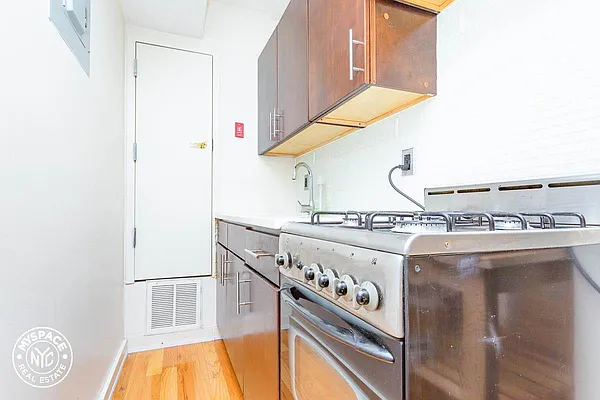 Rented by MySpaceNYC | media 15