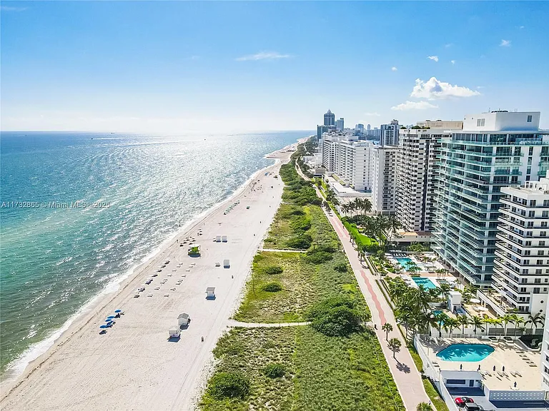 5875 Collins Ave #1714 — Photo 4