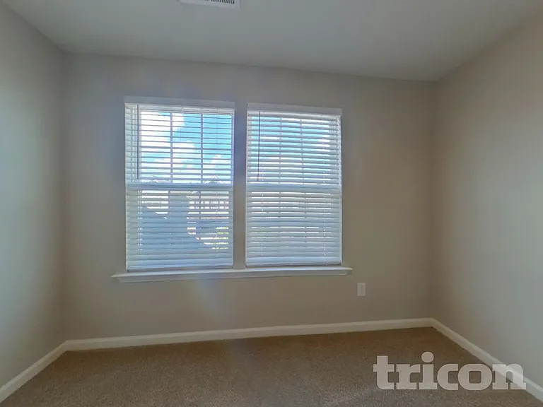 108 Fennec Dr — Photo 18