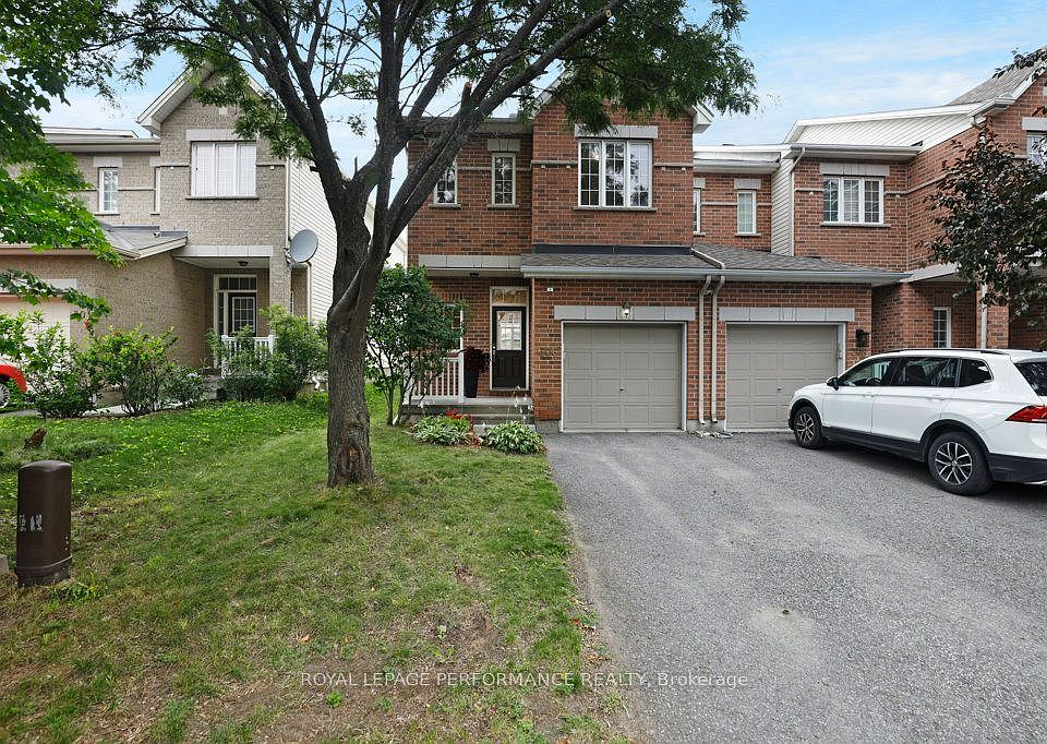 1st image of 306 Waymark Cres