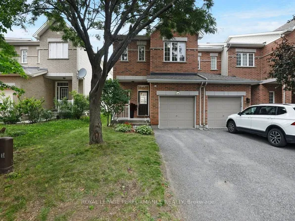 306 Waymark Cres, Ottawa, ON K2M 0A4