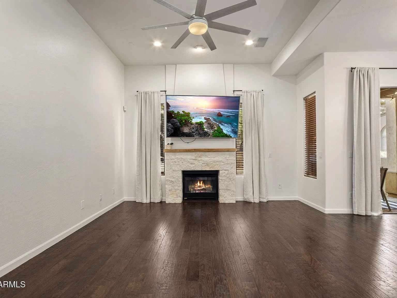 20802 Grayhawk Dr — Photo 3
