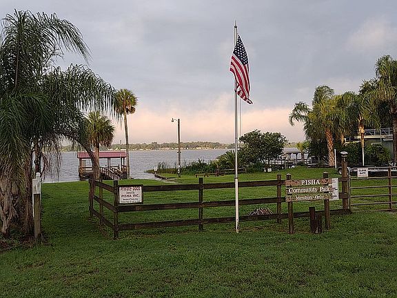 2nd image of 33743 Picciola Dr