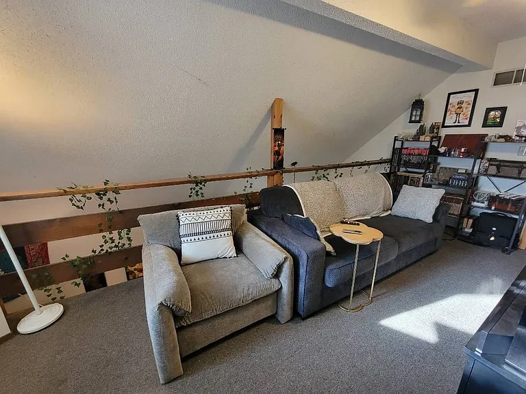 920 Maine St — Photo 12