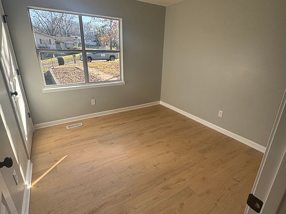 3rd image of 588 Bessie Ln