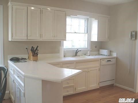 5th image of 10 Windwood Ct