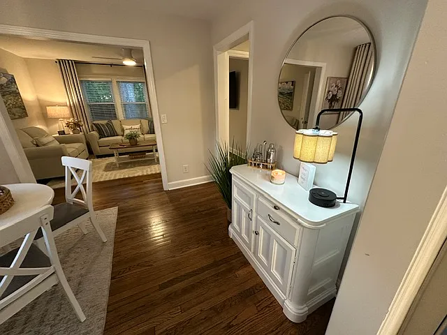 3 bed, 1111 sqft, $2,695 — Photo 4