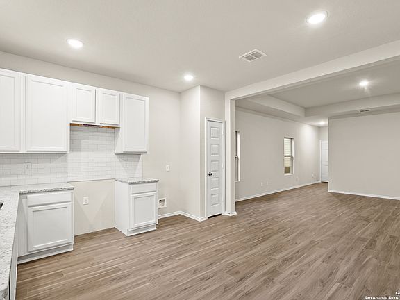 5th image of 2633 Bloomsbury Street