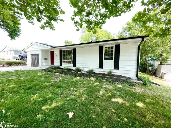 809 S 10th St, Centerville, IA 52544