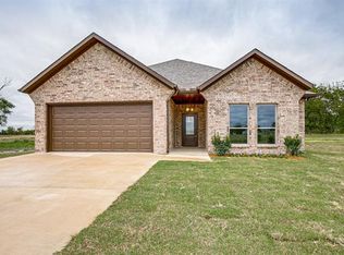 11 Abigail Ln, Mabank, TX 75147