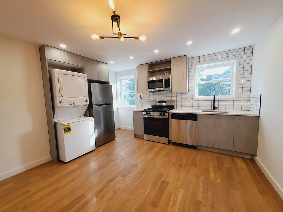 100 Chestnut St #5E