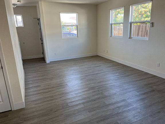 5th image of 11014 Mansel Ave