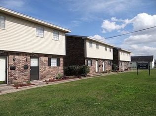 416 N 10th St, Nederland, TX 77627