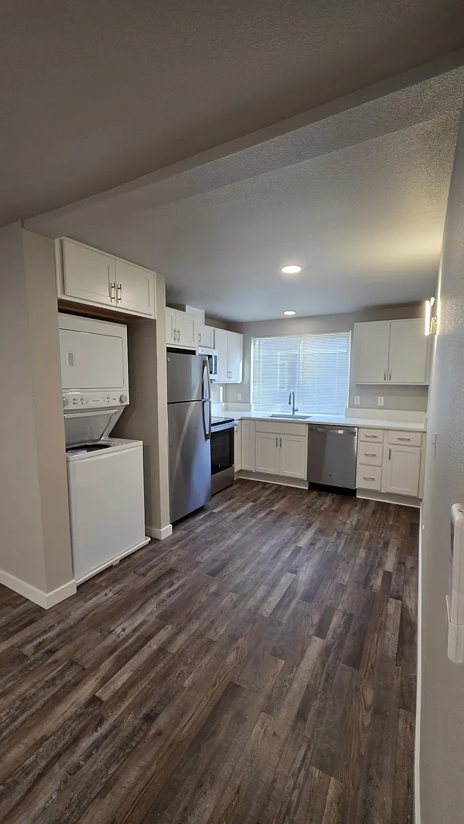 Washer & dryer in unit - 1126 Sleater Kinney Rd SE #2
