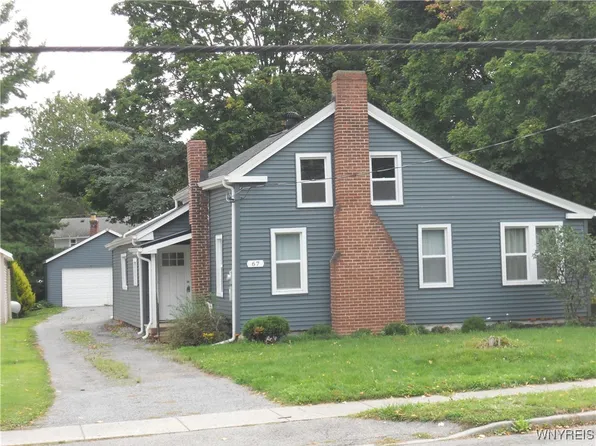 67 Clay St, Le Roy, NY 14482