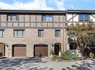 509 Newton Sq, Coraopolis, PA 15108