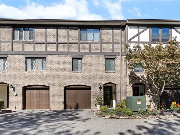 509 Newton Sq, Coraopolis, PA 15108