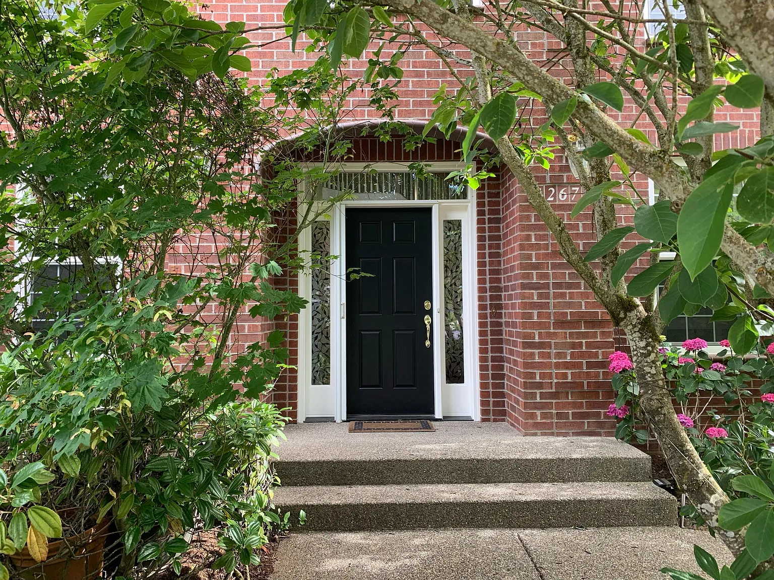 4 bed, 3.5 bath, 3498 sqft, $4,600 — Photo 2