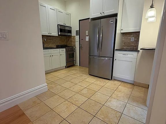 3rd image of 172 E 91st St APT 5C