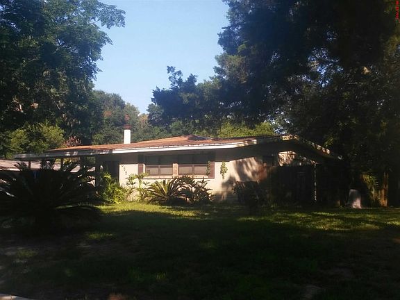 3rd image of 7068 Fountainbleu Cres