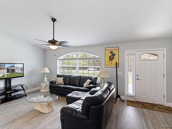 4th image of 3141 N Tyrone Ave