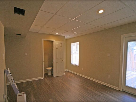 3rd image of 20110 Daniels Cir